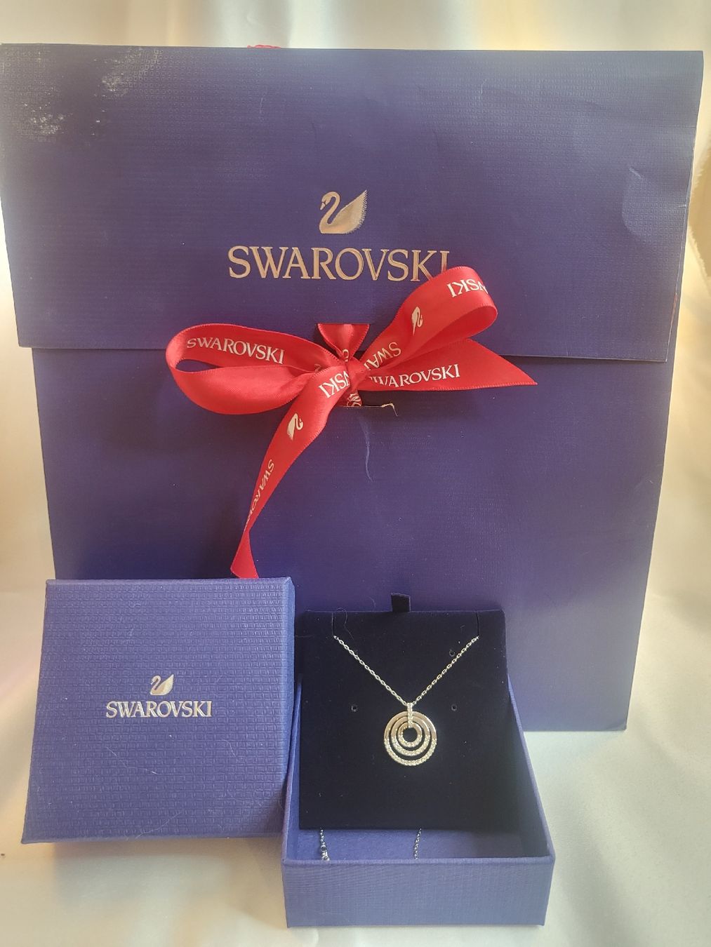 Swarovski Ketten: NEUE Swarovski Halskette – Neu und originalverpackt aus Hellbühl von d.d.d.125
