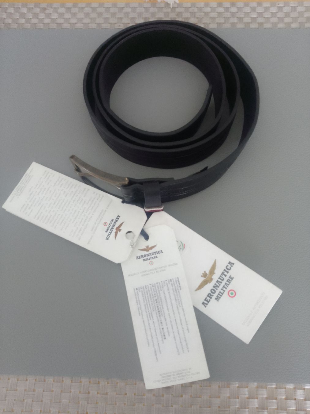 Gürtel: Cintura in pelle nera, nuova, elegante e versatile – Neu und originalverpackt aus Märstetten von Shirt74 1
