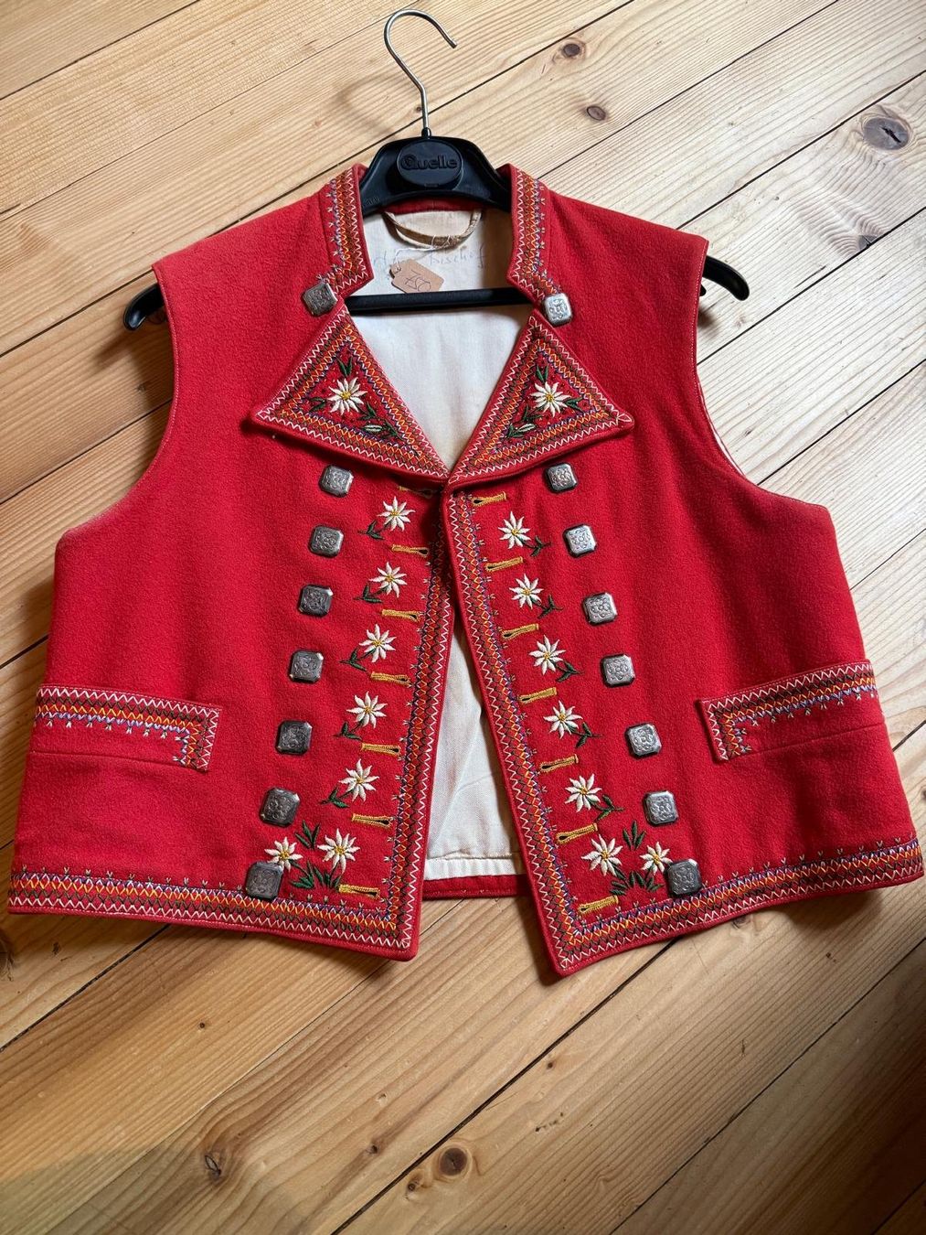 Costumi: Tracht – Usato da Flawil venduto da Stella_3