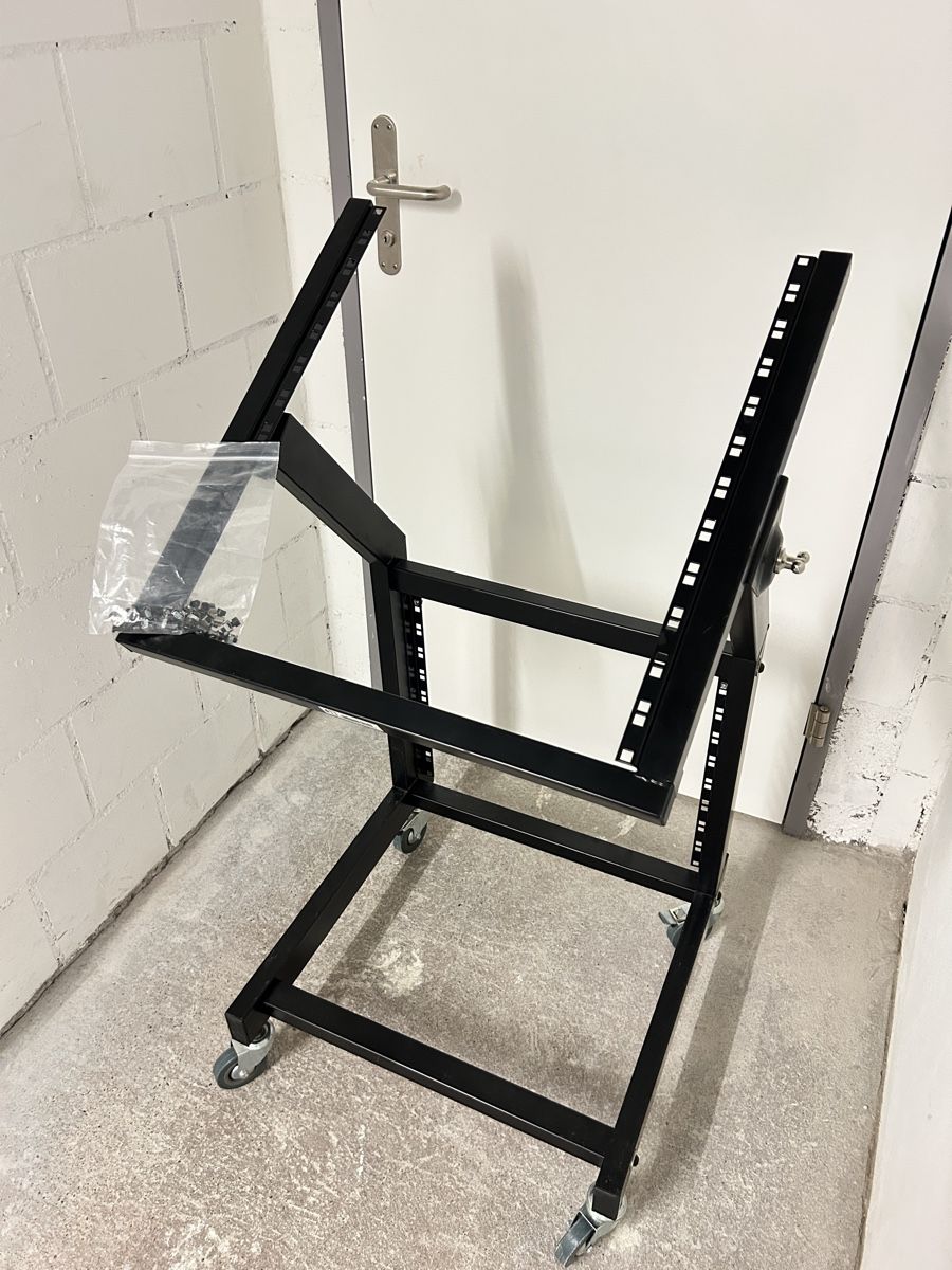 Supporti a parete: Adam Hall 19“ Studio Rack neuwertig – Nuovo (secondo la descrizione) da Burgdorf venduto da Littlebricksplanet 2
