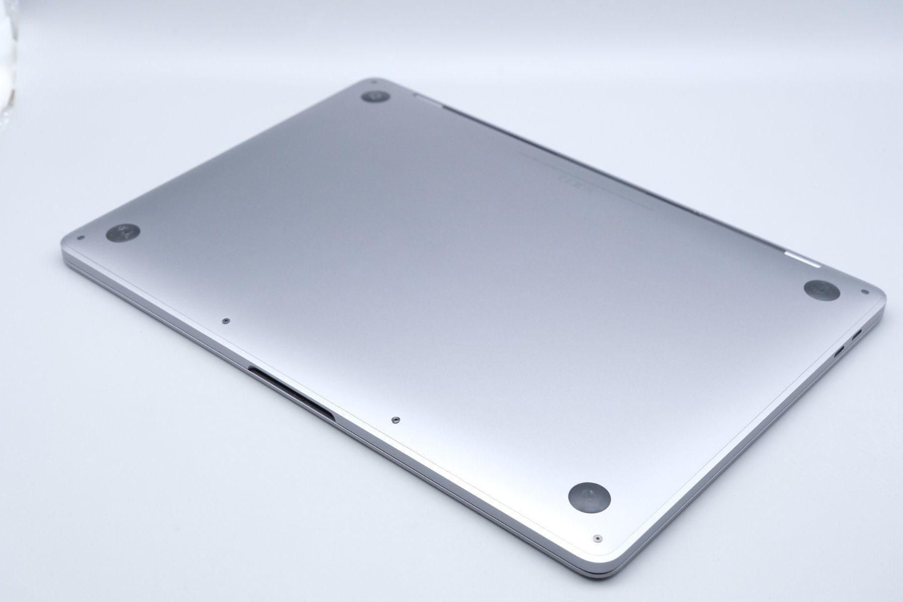 Apple Portables: Apple MacBook Pro 2019 13Zoll Touchbar ICloud Lock – D'occasion à Ramsen par Studio82 4
