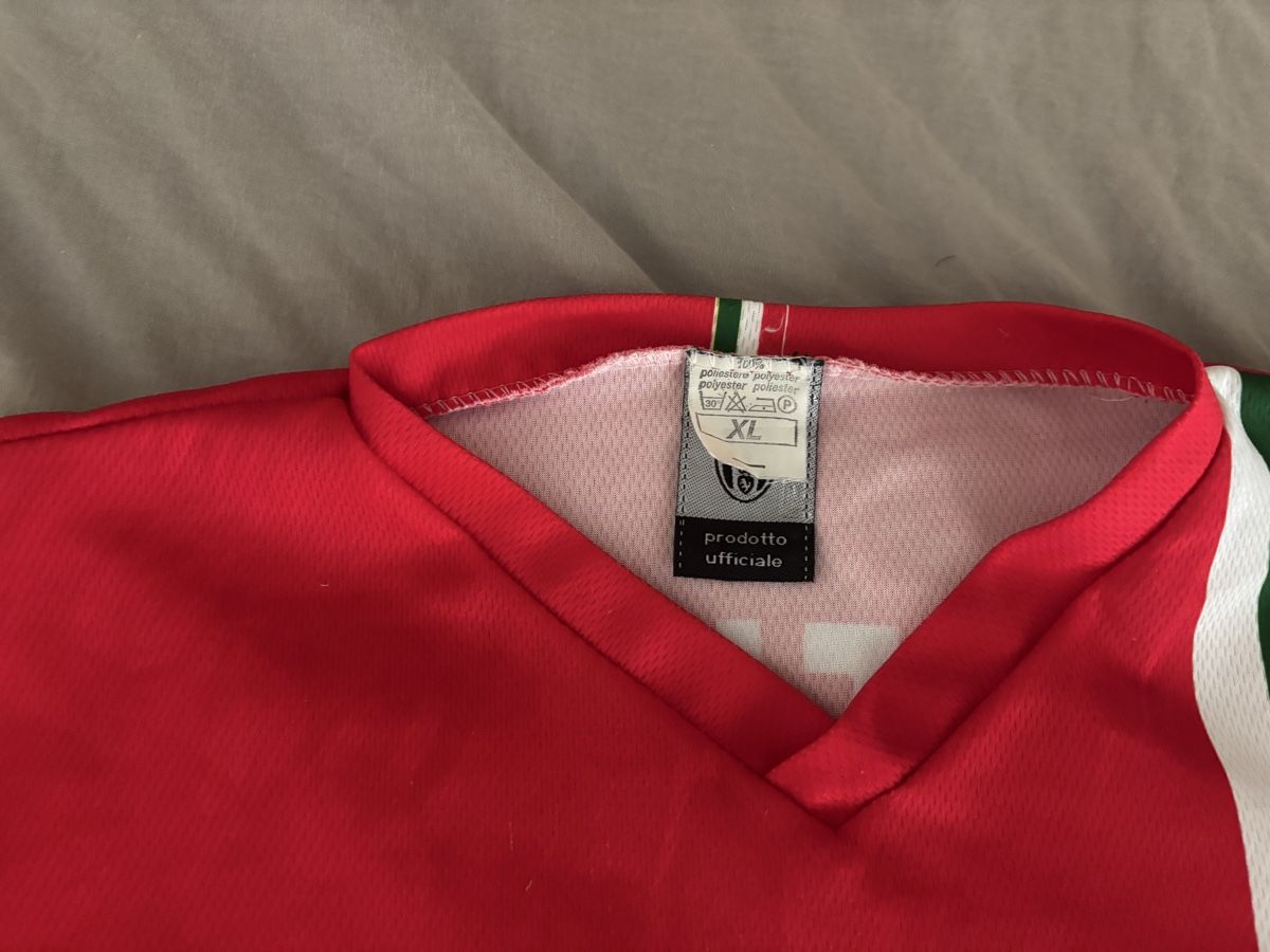 Juventus Canottiere & Pantaloni: Juventus n4 maillot  – Usato da Le Grand-Saconnex venduto da focamix 1