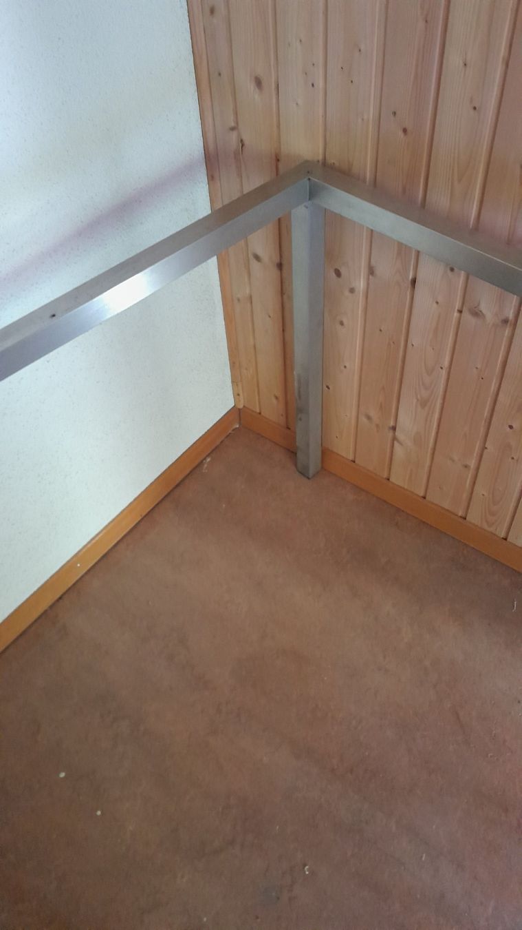 Tische: Gestell Chromstal, Tischgestell – Gebraucht aus Menznau von gronderTK15 1