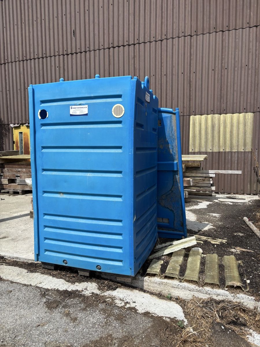 Baucontainer: Chantier – Defekt aus Vuisternens-devant-Romont von sauvage66