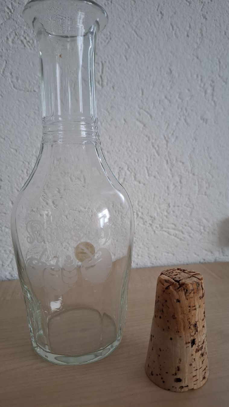 Glasi Hergiswil Altro: Kirschwasser-Flasche, Glasi Hergiswil – Usato da Sattel venduto da Chneusi