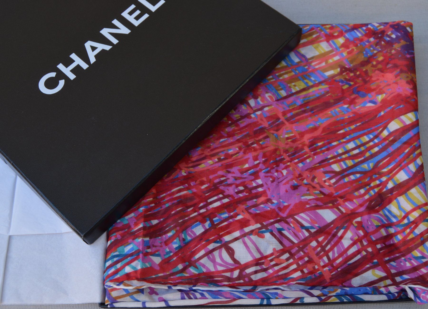 Chanel Foulard & Sciarpe: Chanel Schal  / châle – Usato da Collonges venduto da Auganien 2