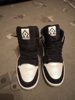 Jordan Turnschuhe schwarz weiss Grösse 42 gebraucht