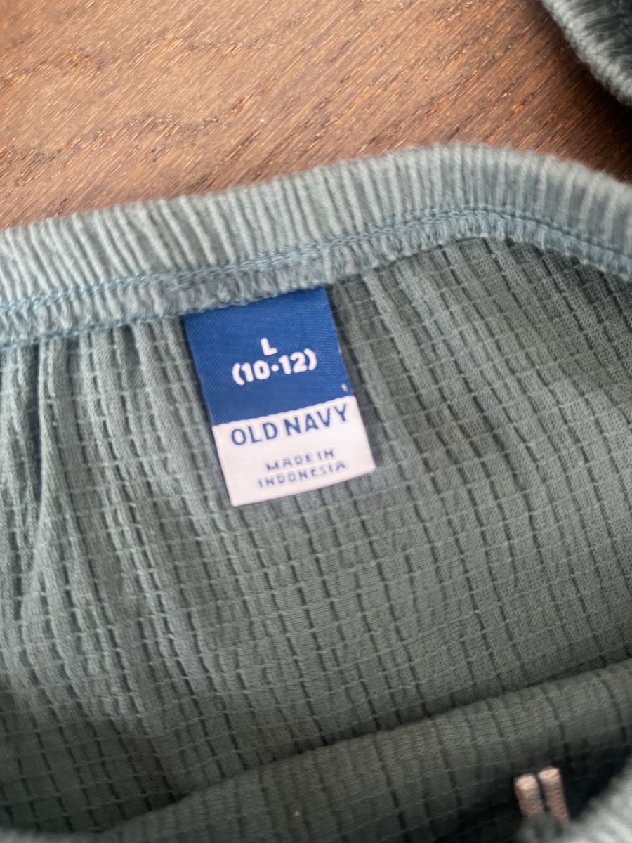 Blusen, T-Shirts & Tops: Top Old Navy 10/12 ans vert – Gebraucht aus gland von Moral 2