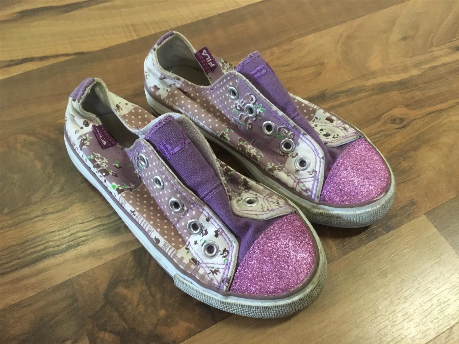 Fila Chaussures filles: Halbschuhe Mädchen FILA, Grösse 29 – D'occasion à Schötz par Jekyll666