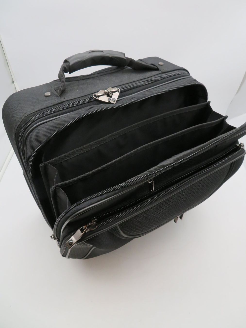 Valigie & Borse: Business Aktenkoffer mit Rollen – Usato da Reinach BL venduto da WBZ-Flohmarkt 6