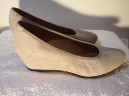 Bequeme Pumps in Wildleder Farbe Sand