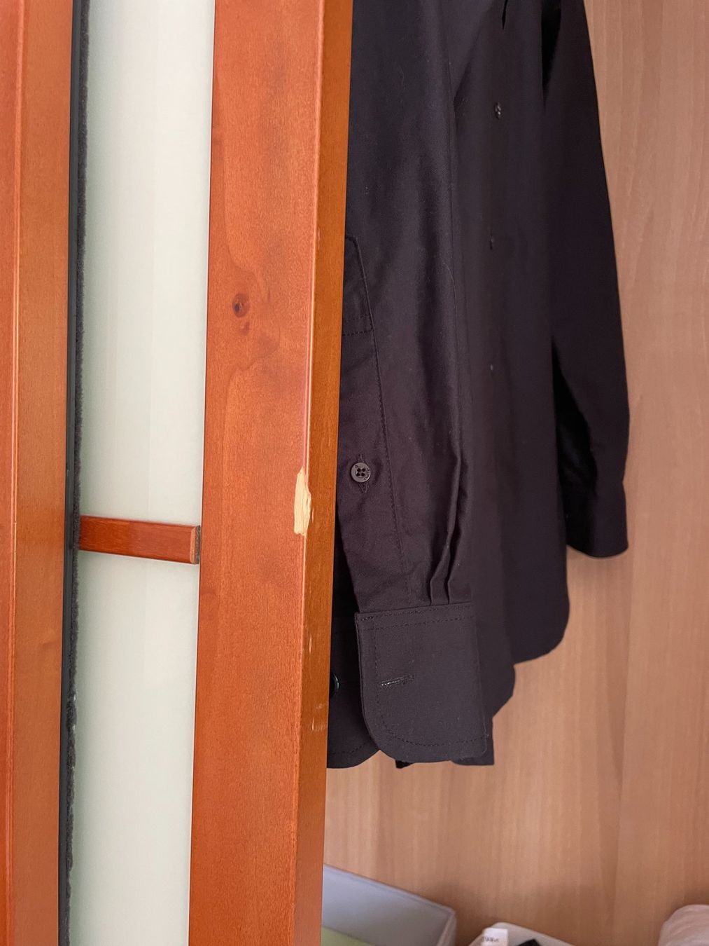 Schränke: Kleiderschrank, sehr stabil – Gebraucht aus Dürnten von Elite5 5