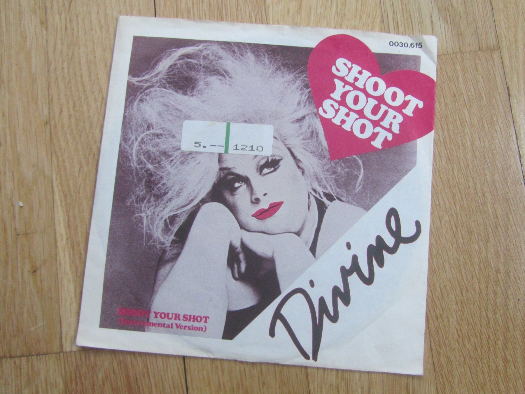 Dischi in vinile: Divine - Shoot Your Shot,  Single 1982 Vinyl – Usato da Seengen venduto da mikelele