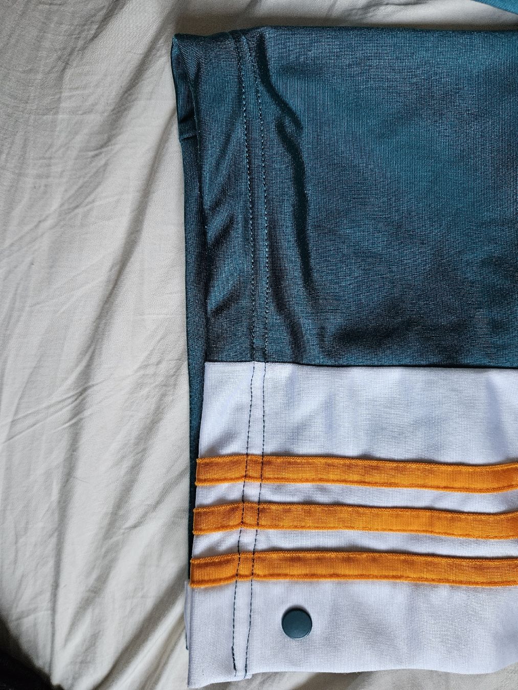 Adidas Hosen: Vintage Addidas Trainerhose – Gebraucht aus Basel von lic_q9m2 4