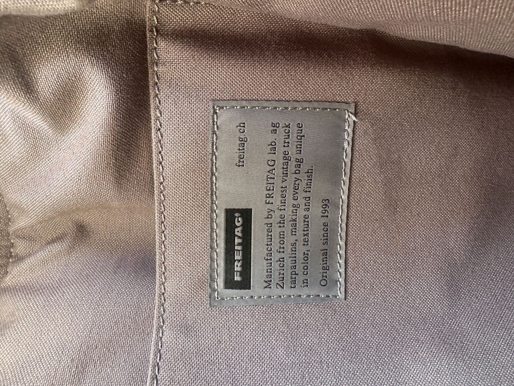 Freitag Zaini: Freitag R522 Tschingel, NEU! – Nuovo (secondo la descrizione) da Basel venduto da Trip_7 3
