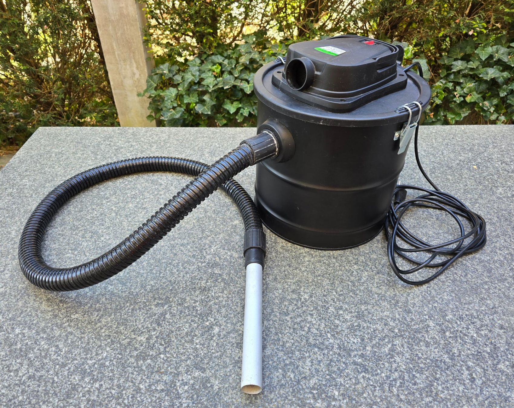 Aspirapolveri & Accessori: Aschesauger 18Lt mit 1200W – Usato da Arlesheim venduto da bebbirofo01 5