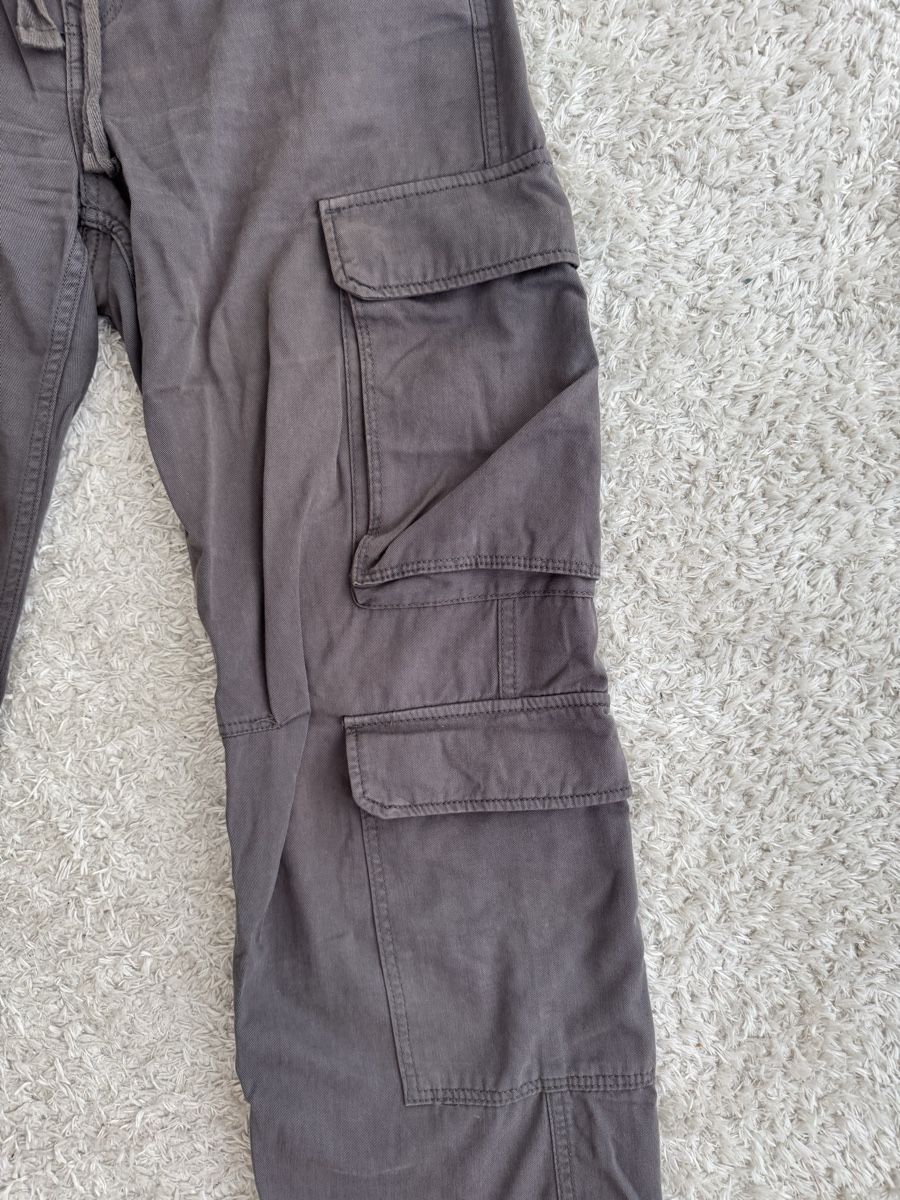 Bershka Pantaloni: Bershka Cargo Hose, grau, Grösse 36 – Usato da Gächlingen venduto da anjuli_123 1