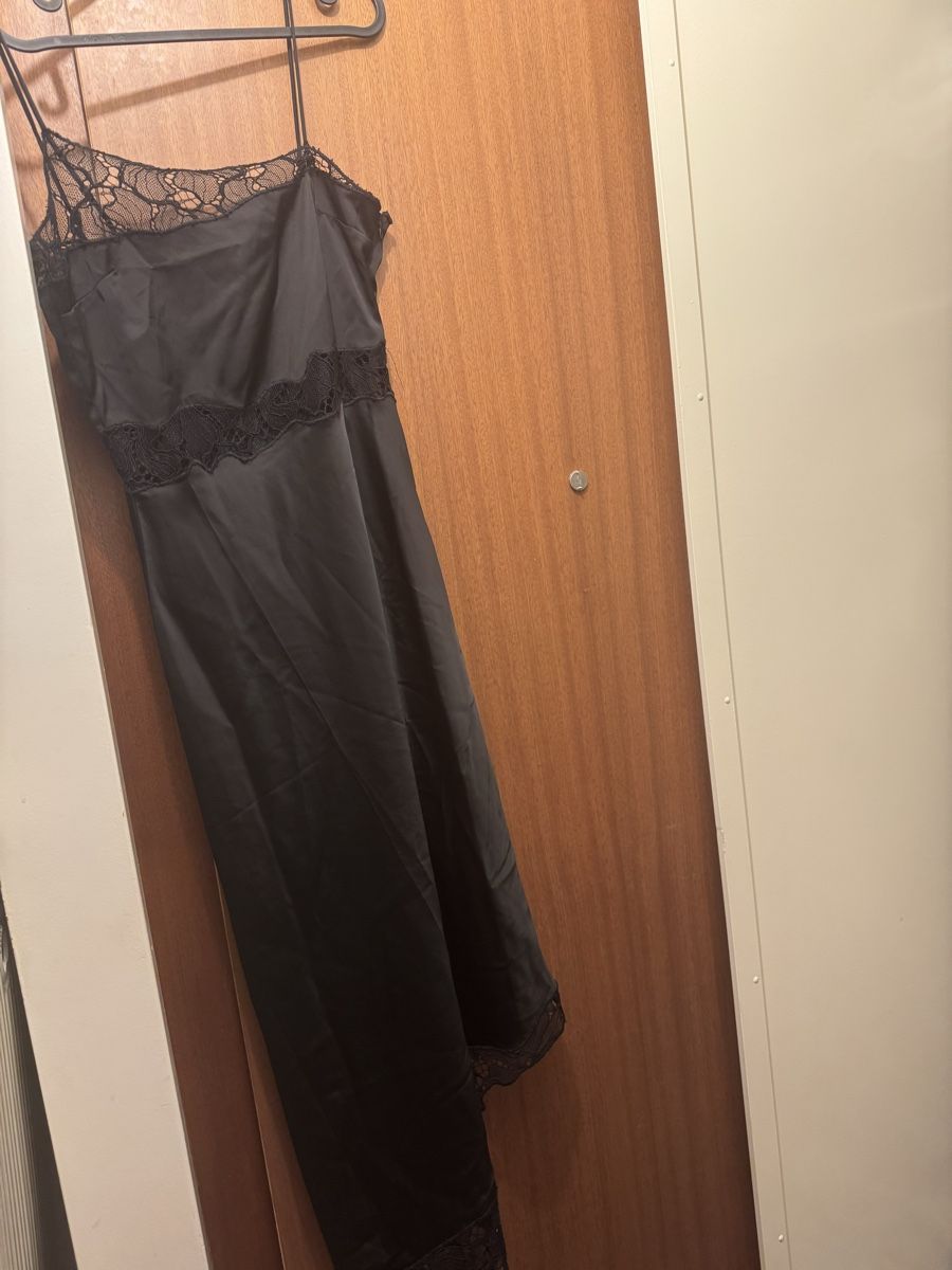 H&M Kleider: Robe satin noire  – Neu und originalverpackt aus Genève von tch_dw9w 5