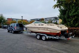 Motorboot 5.7 L, V 8, 8 Pers.