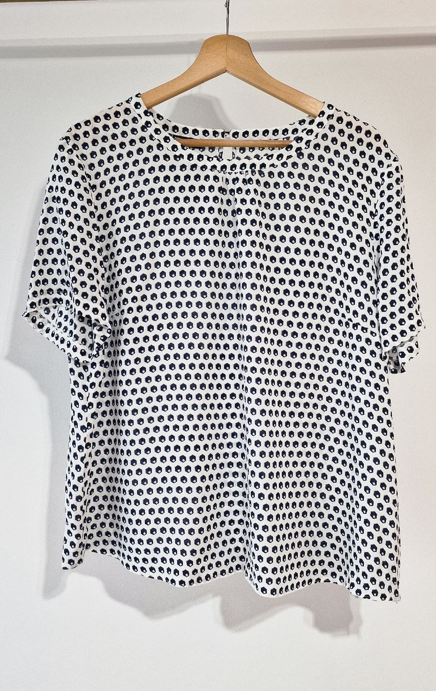 Gerry Weber Blusen: Gerry Weber Sommerbluse Gr. 40 mit speziellem Muster – Neu (gemäss Beschreibung) aus Affeltrangen von Szafaoli