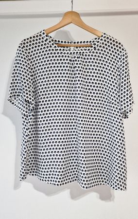 Gerry Weber Sommerbluse Gr. 40 mit speziellem Muster