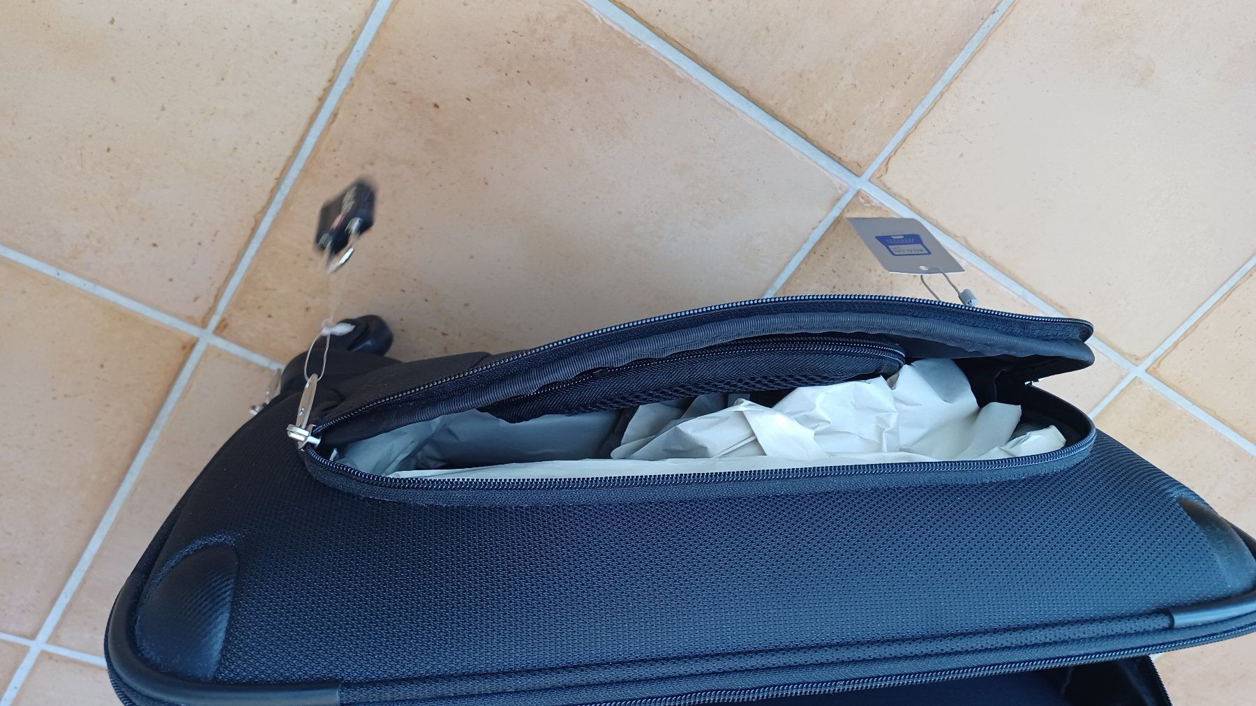 Samsung Sonstiges zu Aviatik: Samsonite Business Koffer – Neu und originalverpackt aus spreitenbach von Acmc 3