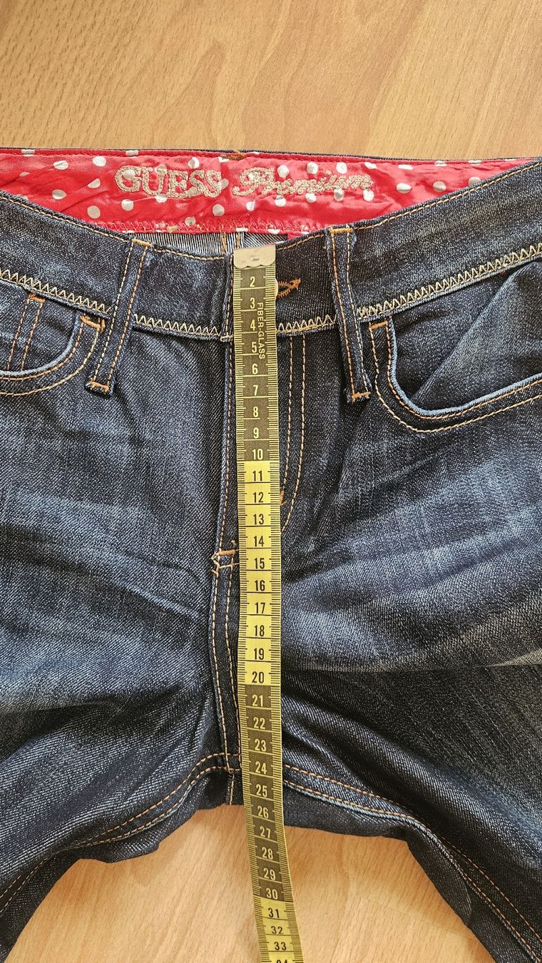 Guess Jeans: GUESS Jeans 27 – Gebraucht aus Rheinfelden von DHS 3