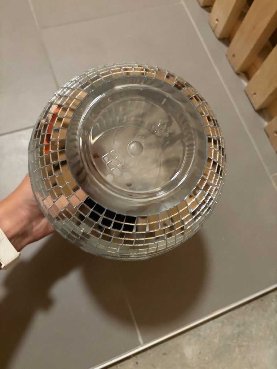 Pots de fleurs: Cache-pot boule à facettes / disco argenté – D'occasion à Martigny par O96 2