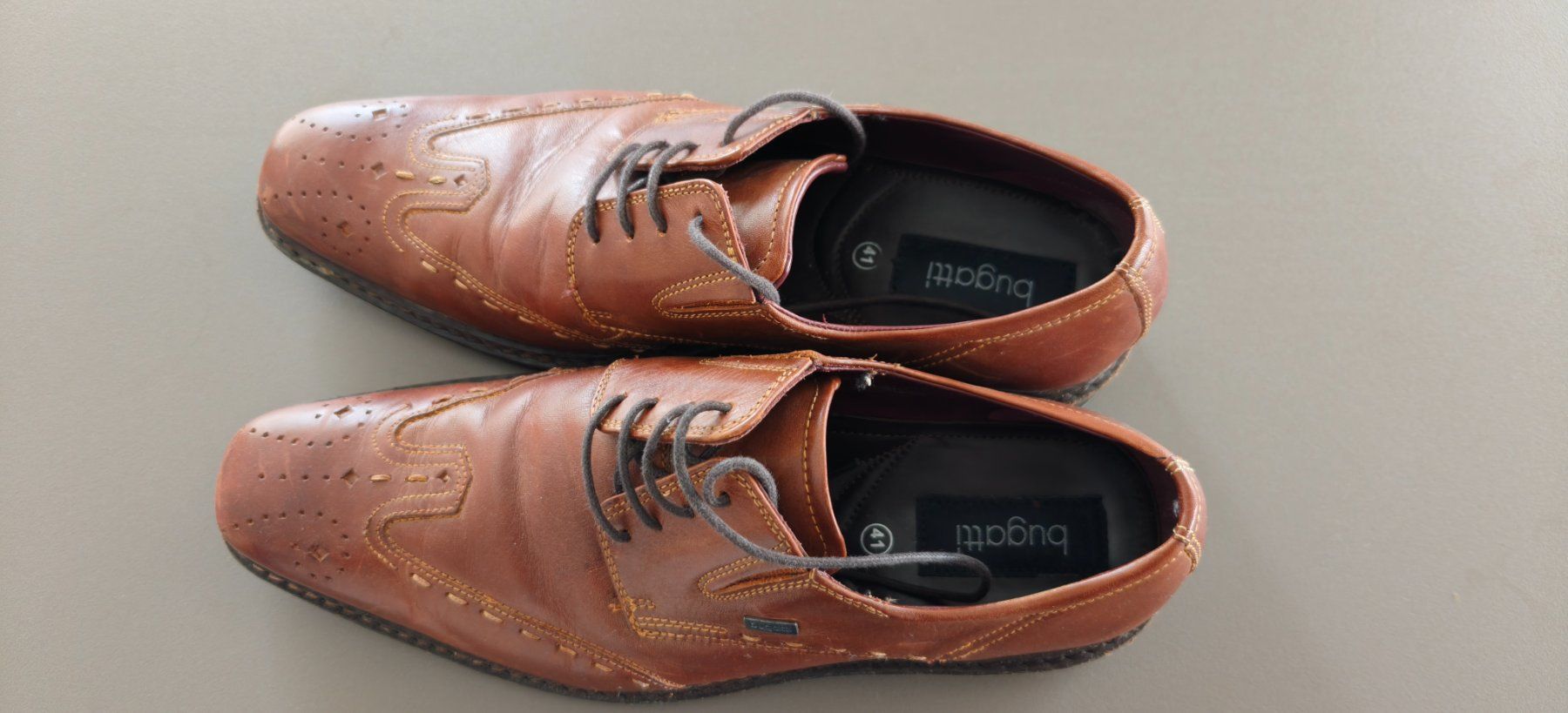 Bugatti Chaussures hommes: Bugatti Halbschuhe Herren gepflegt 8 Monate alt – D'occasion à Niederrohrdorf par privat23