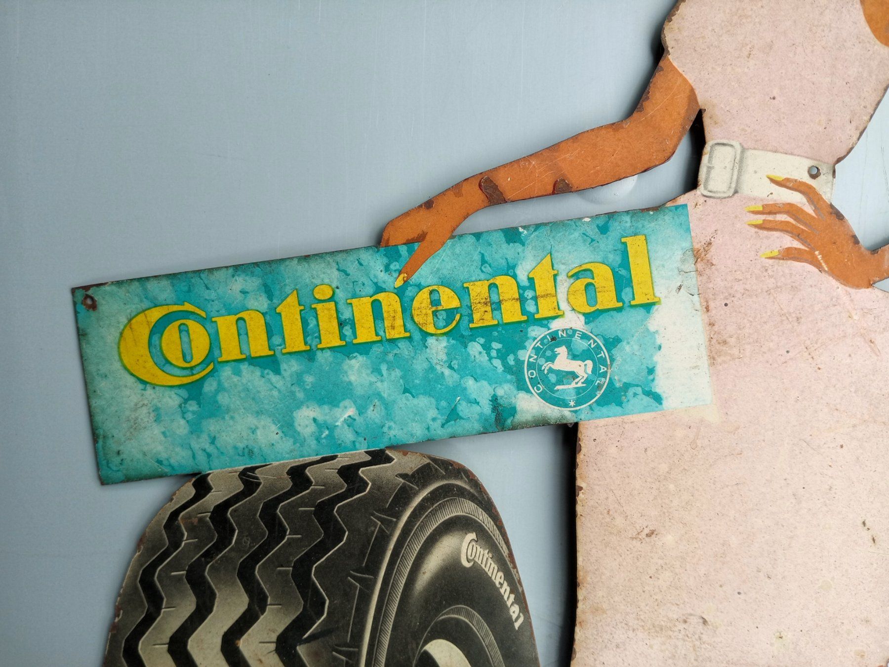 Continental Ecriteaux: Continental Radial Blech Schild von ca  1966 – D'occasion à Rüegsauschachen par Jawenito 2