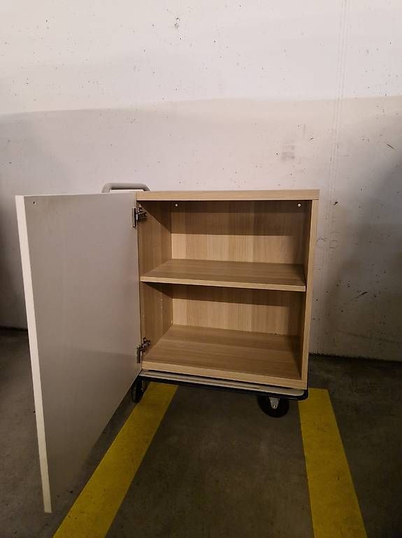Cassettiere: Ikea BESTA Kommode zu verkaufen – Usato da Dietlikon venduto da Selena_M 2