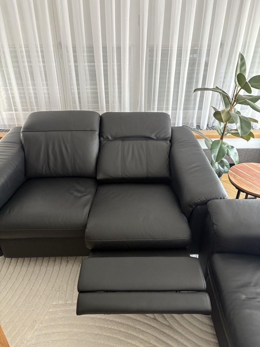 Sofas: Schwarze Ledercouchgarnitur, 2er+3er – Gebraucht aus Langenthal von Mice05 5