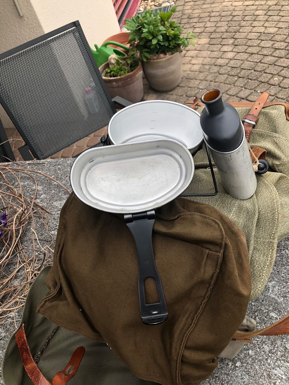 Zaini: Militärrucksack – Usato da Laupen BE venduto da Andu1803