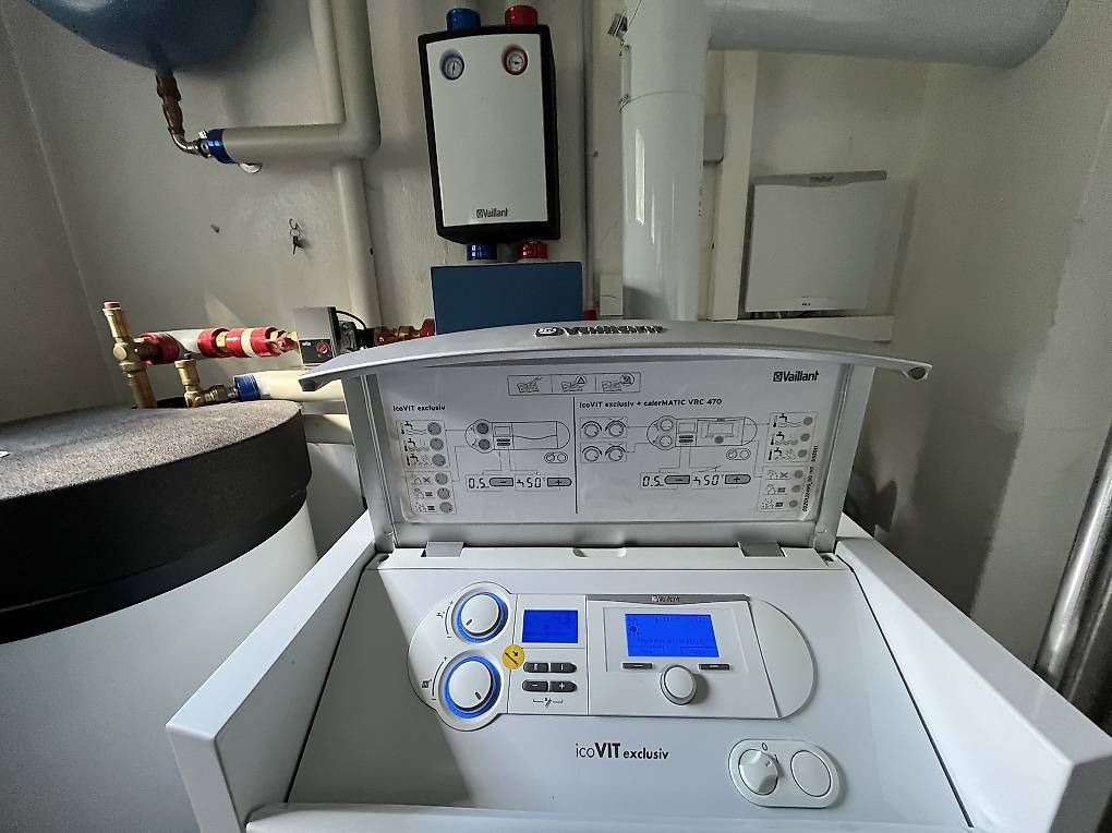 Radiatori: Installation complète à Mazout Vaillant 2016 -16kw  – Usato da Echichens venduto da axel_17_91 3