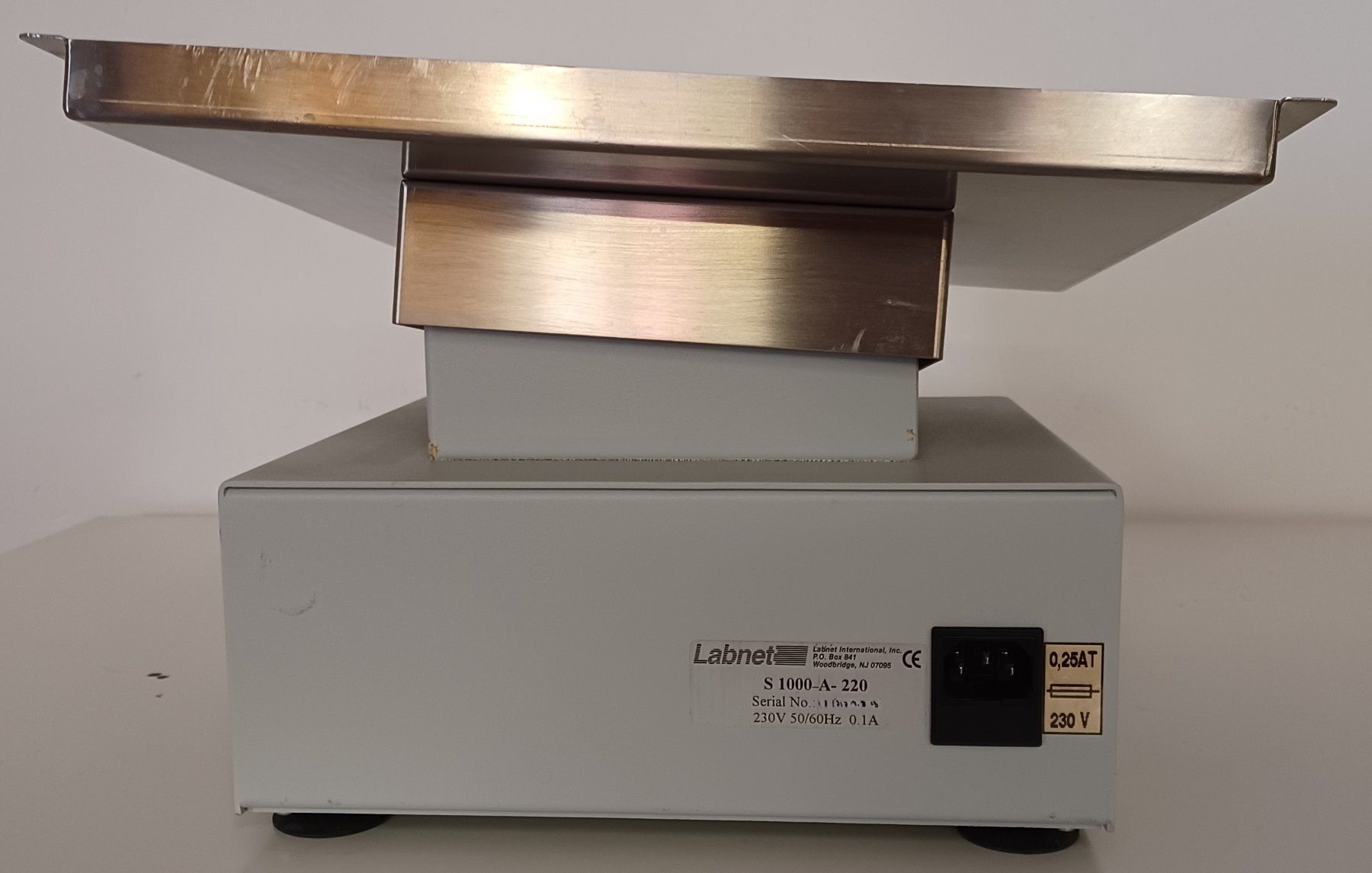 Accessori da laboratorio: Labnet S 1000-A-220 – Usato da Niederdorf venduto da LeptonAG_Labor 4