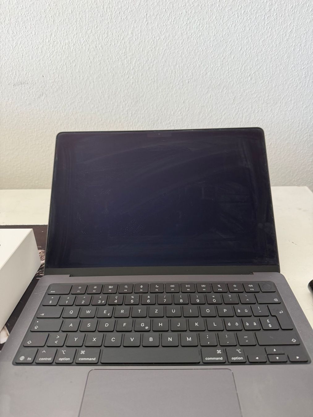 Apple Notebooks: Mac Book pro Puce M5 – Neu und originalverpackt aus Gland von val_zbf8 1