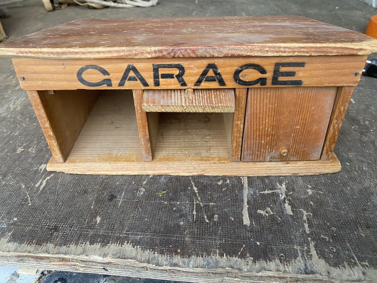 Giocattoli: Alte Garage Spielzeugauto – Usato da Mosnang venduto da Goldwasser 3