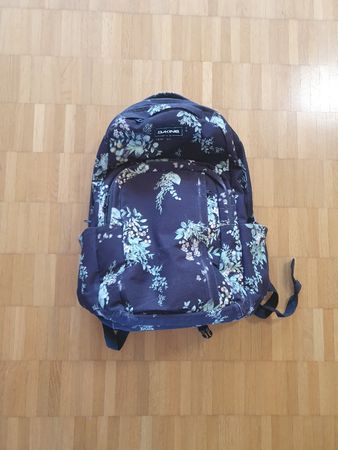 Dakine Rucksack Blumenmuster dunkelblau guter Zustand