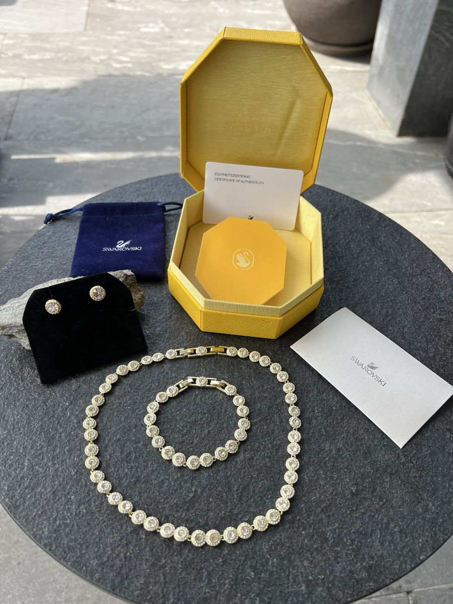 Swarovski Ketten: Swarovski Collier , Armband & Ohrstecker🔥🔥🔥🔥 – Neu (gemäss Beschreibung) aus Döttingen von Steinklopferin
