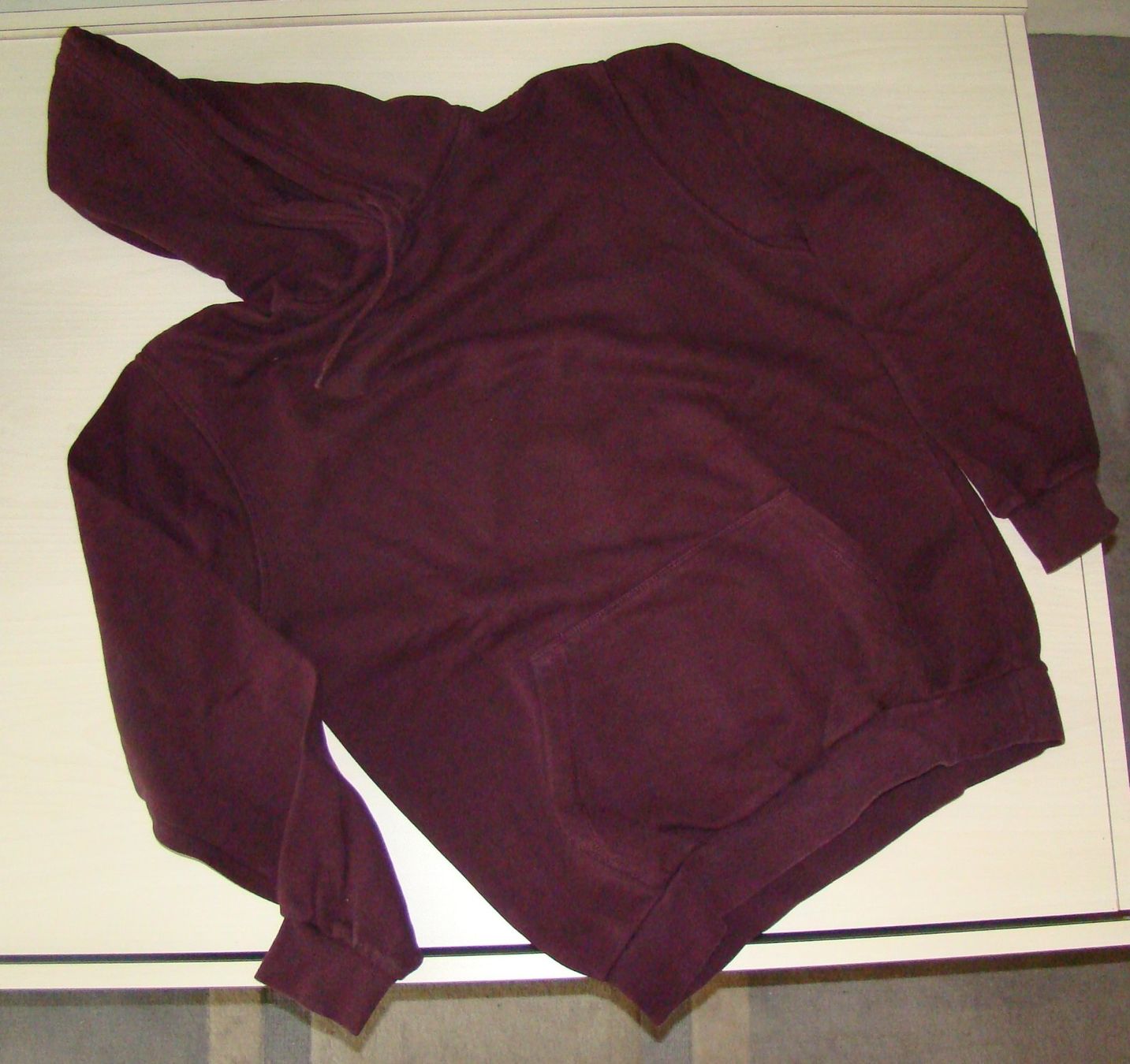 H&M Pullover & Sweatshirts: Hoodie, Kapuzenpullover H&M, bordeauxrot, Grösse S – Gebraucht aus Malters von burzi