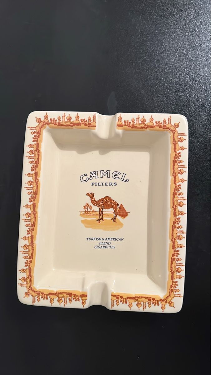 Camel Portacenere: Camel Zigaretten Aschenbecher – Usato da Schliern b. Köniz venduto da Trebesch
