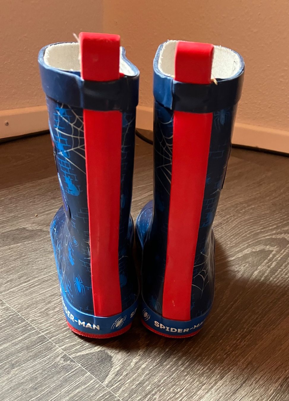 Scarpe da uomo: Gummistiefel/Regenstiefel Spiderman Gr. 30 – Usato da Gattikon venduto da stri_lgs79 1
