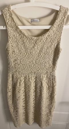 Beiges Spitzenkleid Yessica, Grösse S/M