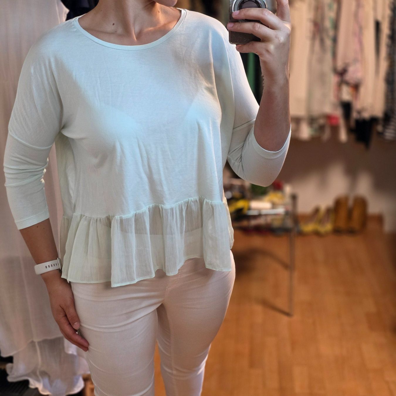 Primark Chemisiers: Primark Mint Bluse mit Volant Gr. M – D'occasion à Wald ZH par CapLux