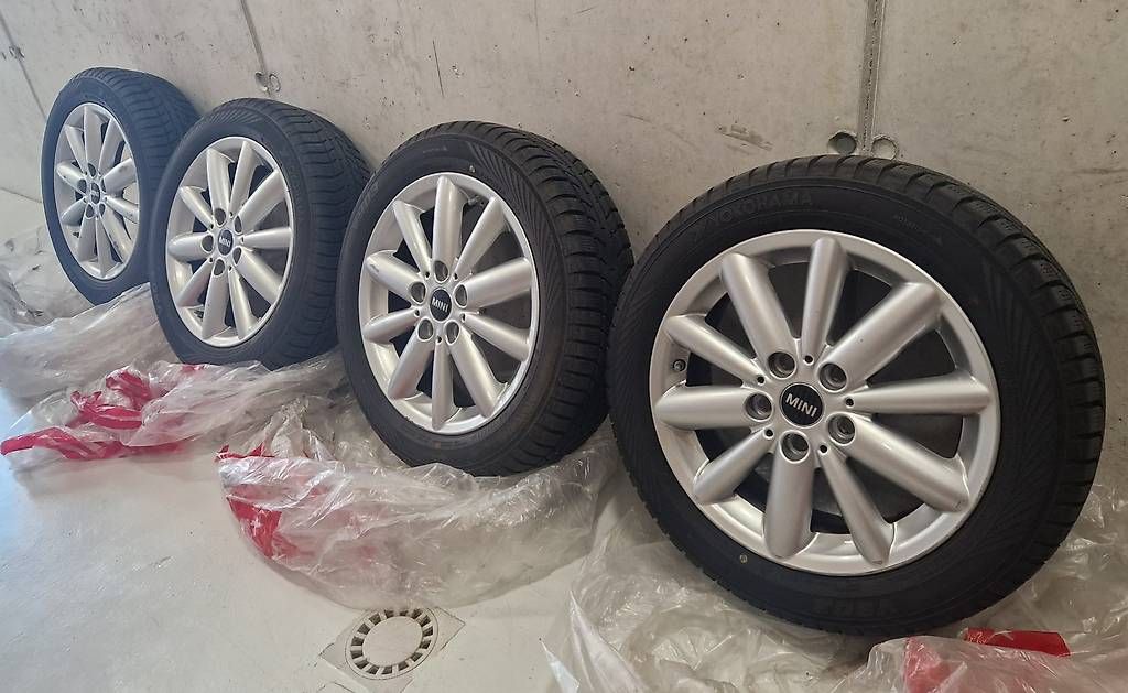 Pneus & Kompletträder: 4 roues hiver Mini Cooper – Neu und originalverpackt aus Cugy VD von deb_7ln6