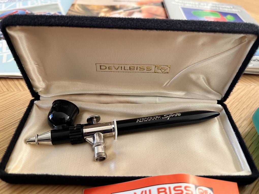 Tutti gli attrezzi: DeVilbiss Aerograph Sprite NEUF jamais utilisé  set complet – Nuovo e nell'imballaggio originale da Nyon venduto da dkl_72sz
