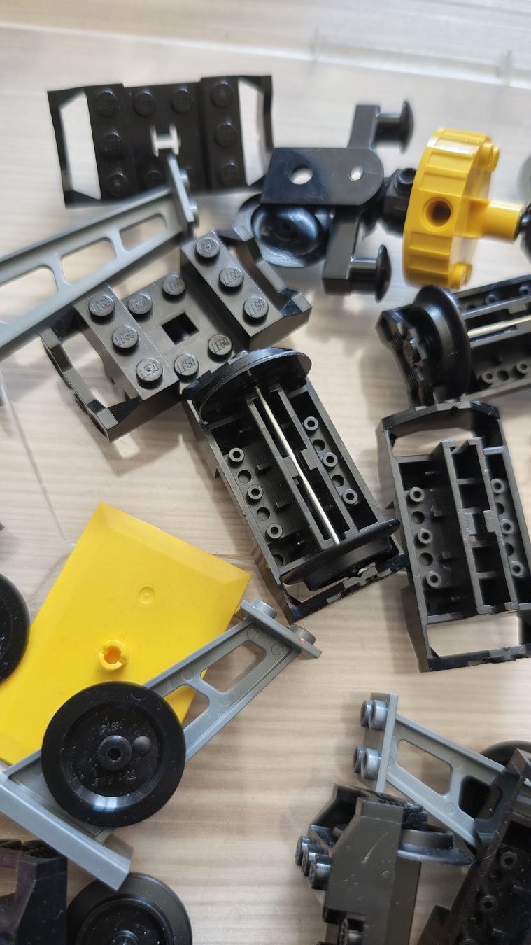 Lego Spielzeuge: Lego Eisenbahn Teile – Gebraucht aus Effretikon von Superkarin7 2