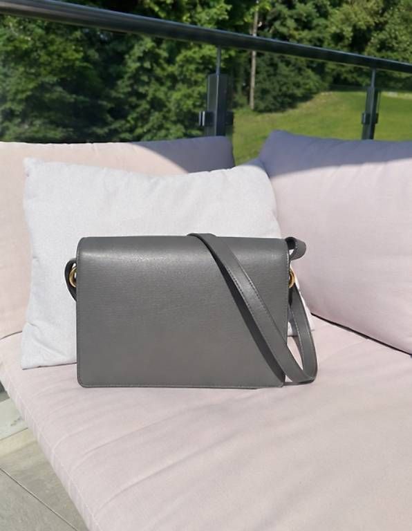 Taschen für Damen: Gucci Handtasche – Gebraucht aus Romont FR von Yohelys 1