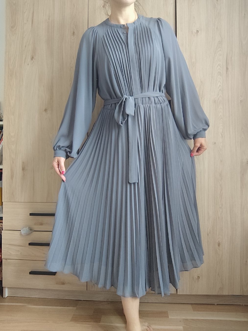 H&M Vestiti: H&M Dress pleated grey size M  – Usato da Mägenwil venduto da VintageGirly 3