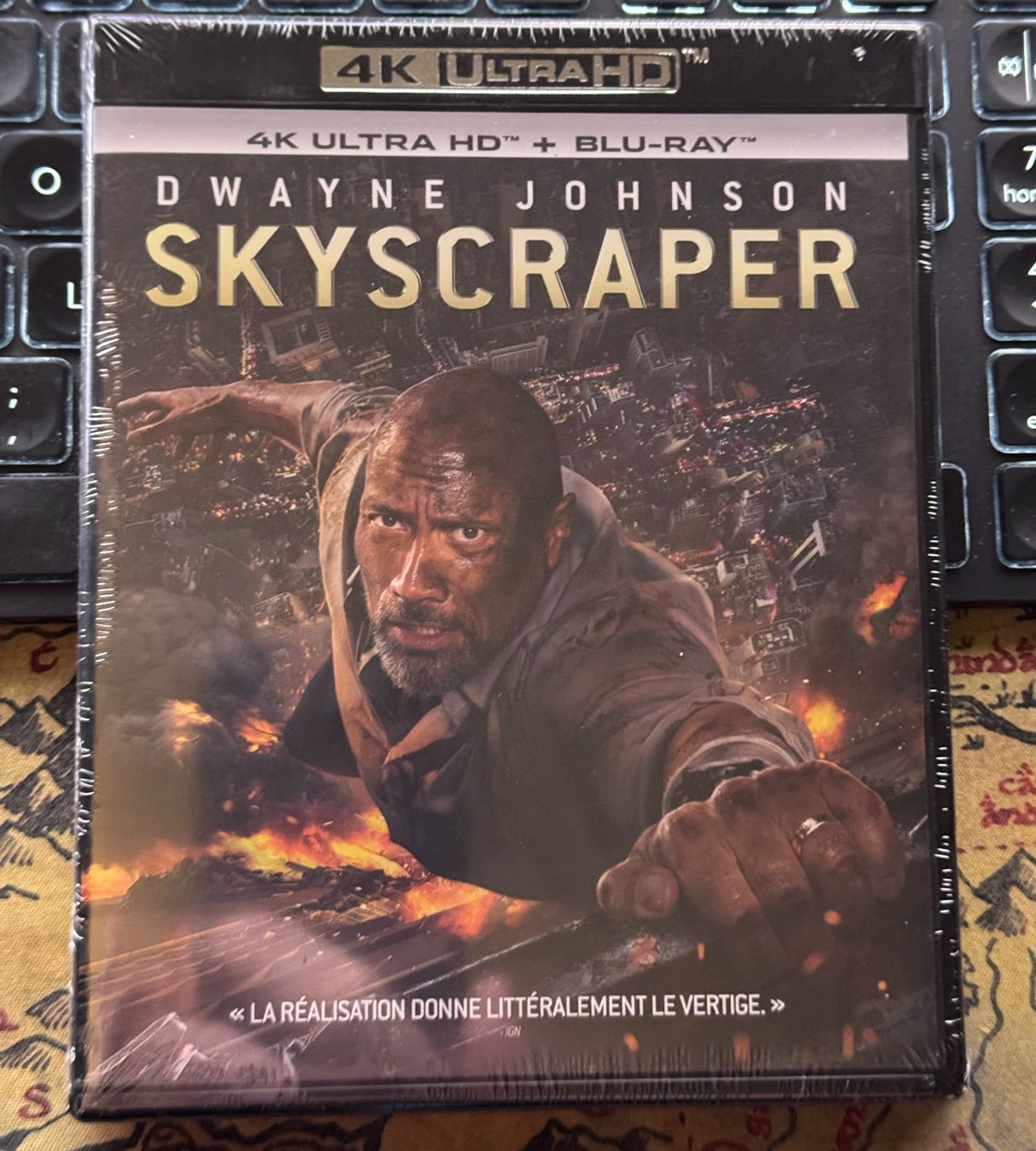 Tutti i DVDs: 4K Ultra HD + Blu-ray Skyscraper (2018) – Nuovo e nell'imballaggio originale da Semsales venduto da __Florian__ 1